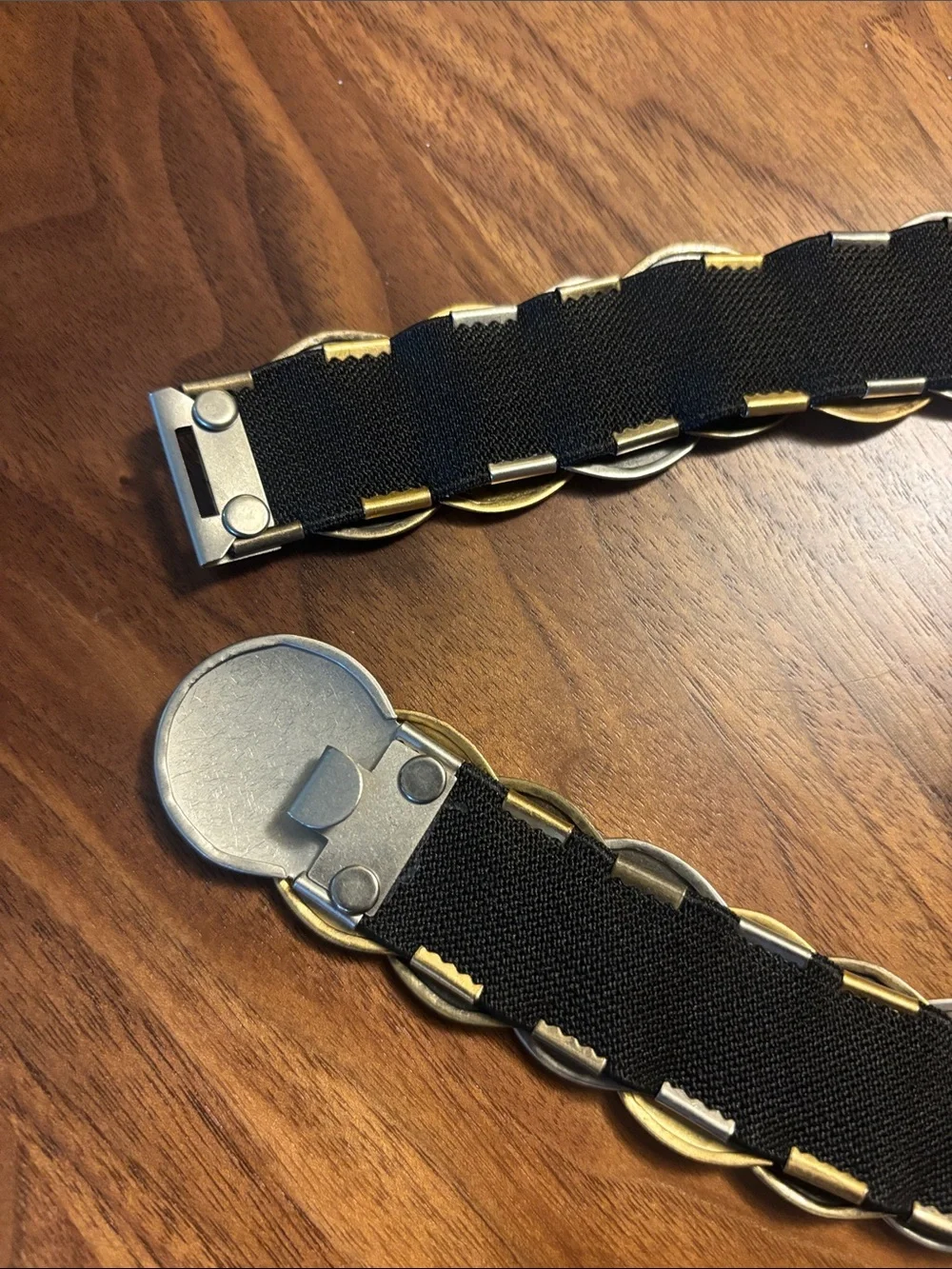 Vintage Metal Disc Elastic Statement Belt in Mixed Metallics